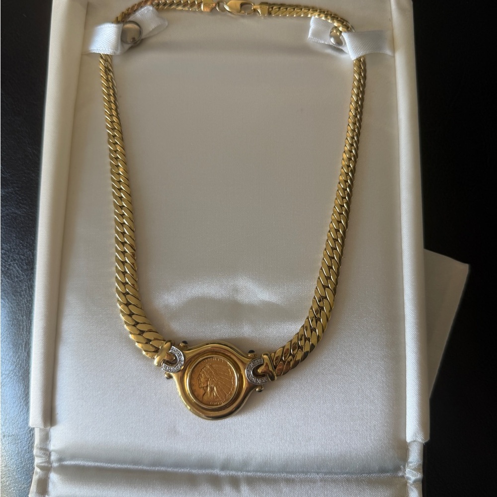 Elegant Gold Necklace with Coin Pendant